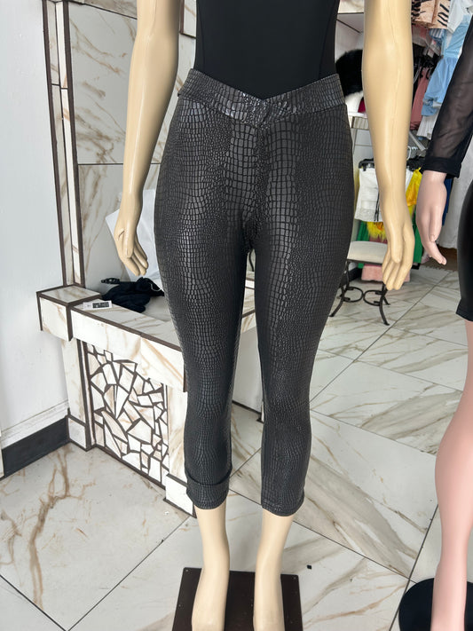 Curve Control Capris